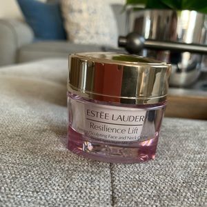 Estēe Lauder Resilience Lift